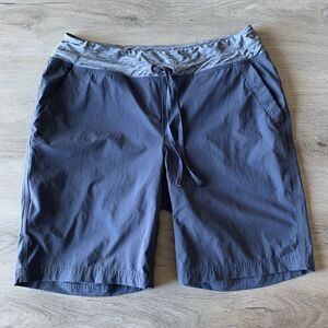 Duluth Trading Co Women's Armachillo Cooling 10" Shorts Navy Blue Size 14 Hiking